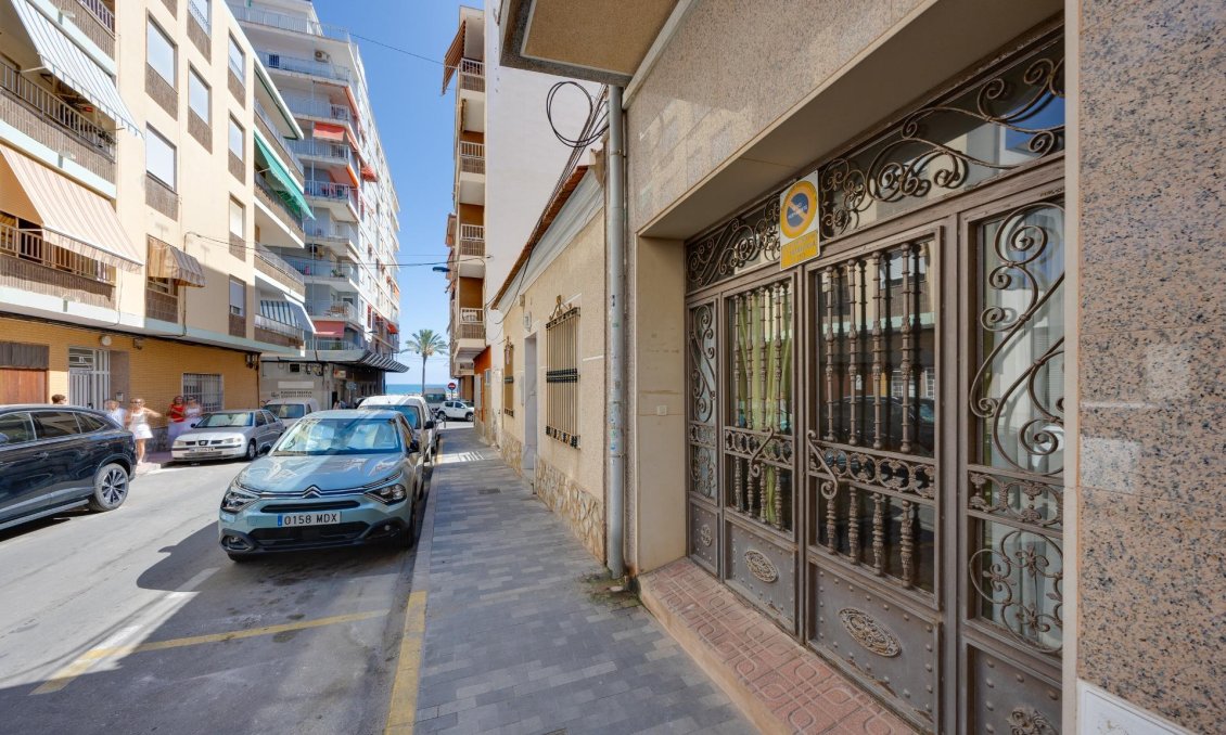 Használt Ingatlanok - Apartman -
Torrevieja - Paseo Maritimo