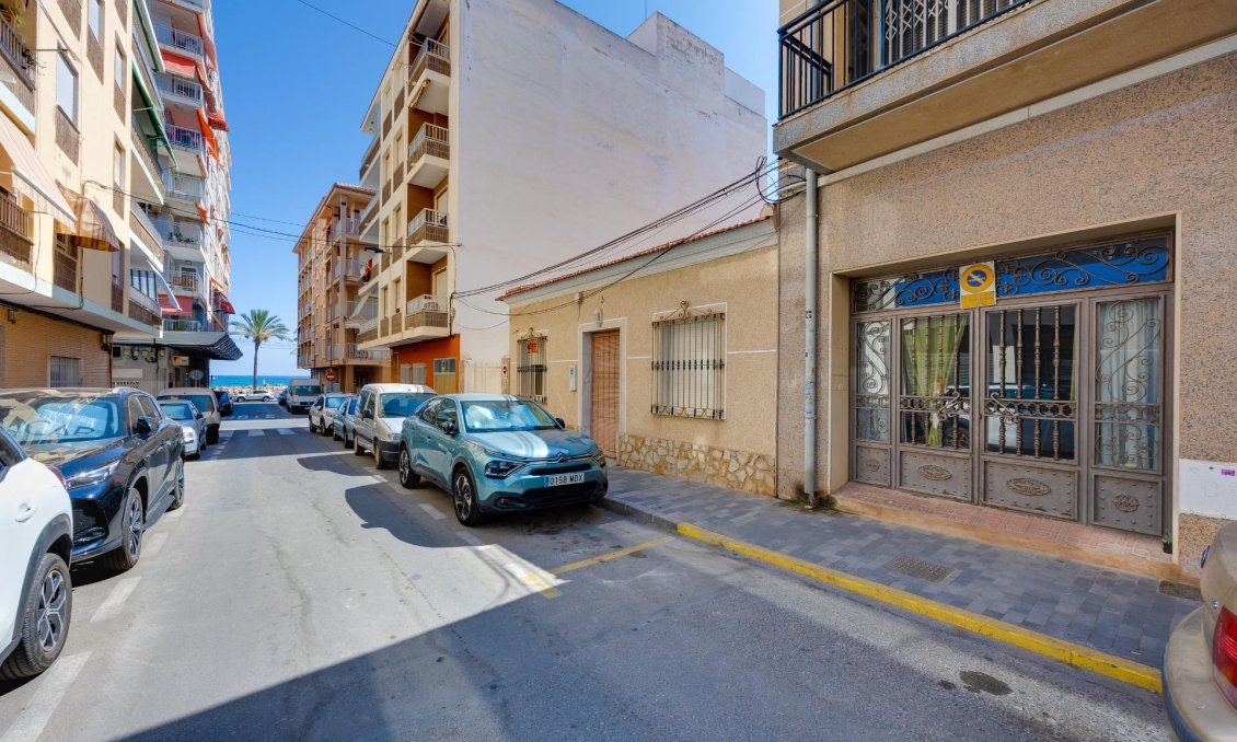 Használt Ingatlanok - Apartman -
Torrevieja - Paseo Maritimo
