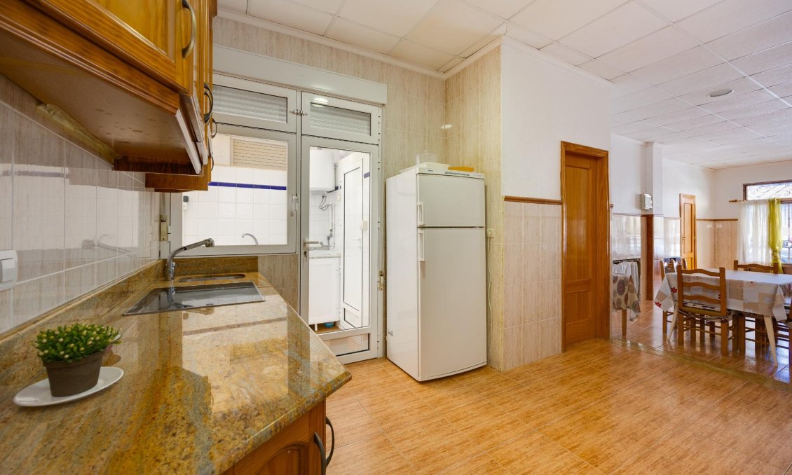 Használt Ingatlanok - Apartman -
Torrevieja - Paseo Maritimo