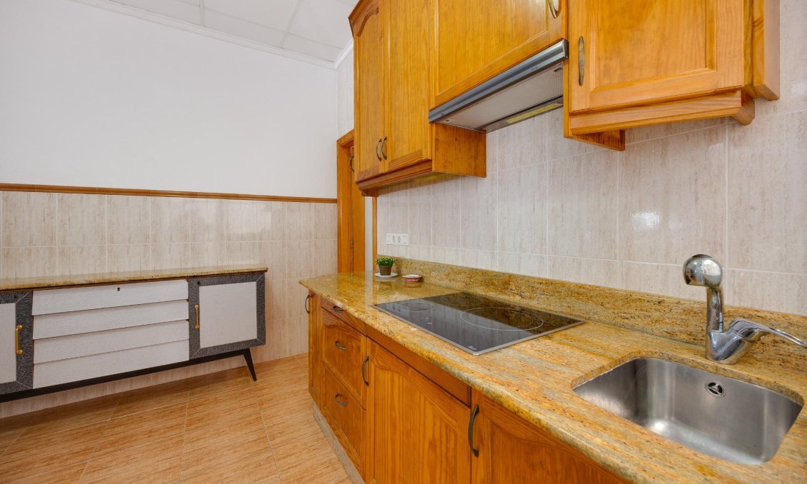 Használt Ingatlanok - Apartman -
Torrevieja - Paseo Maritimo