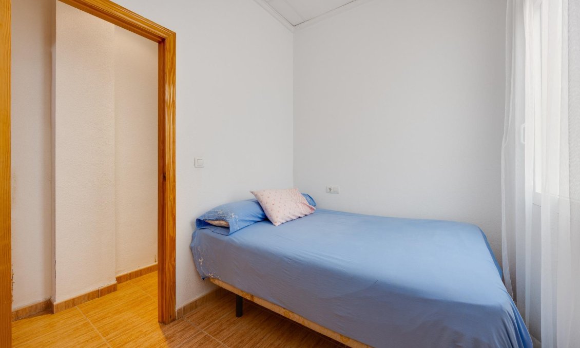 Használt Ingatlanok - Apartman -
Torrevieja - Paseo Maritimo