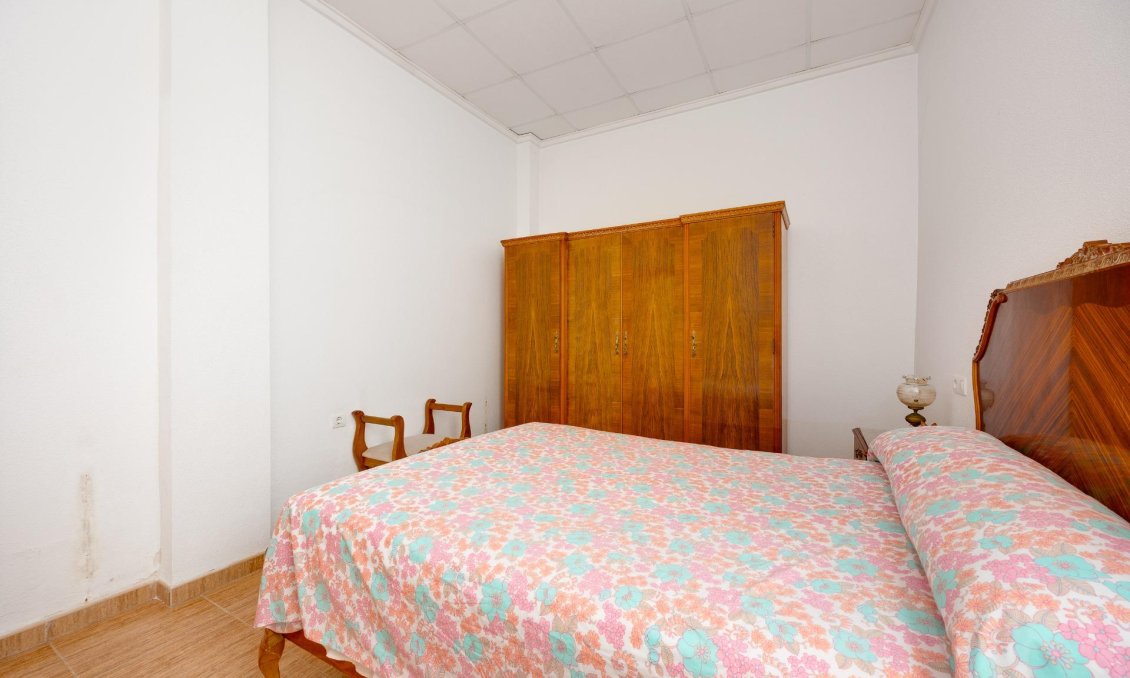Használt Ingatlanok - Apartman -
Torrevieja - Paseo Maritimo