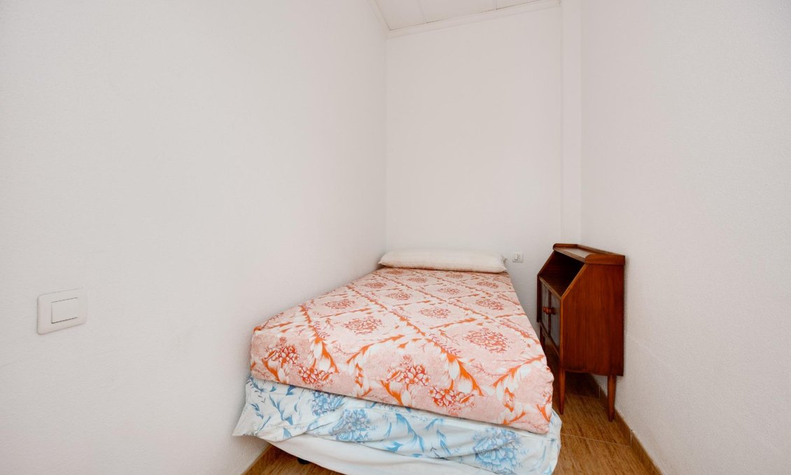 Használt Ingatlanok - Apartman -
Torrevieja - Paseo Maritimo