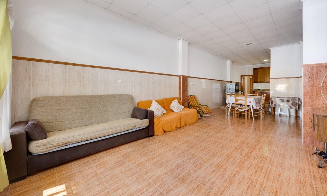 Használt Ingatlanok - Apartman -
Torrevieja - Paseo Maritimo