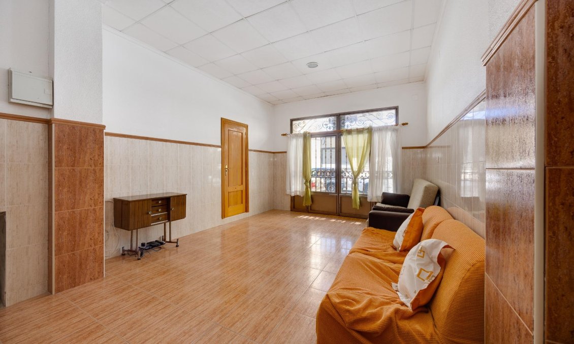 Használt Ingatlanok - Apartman -
Torrevieja - Paseo Maritimo