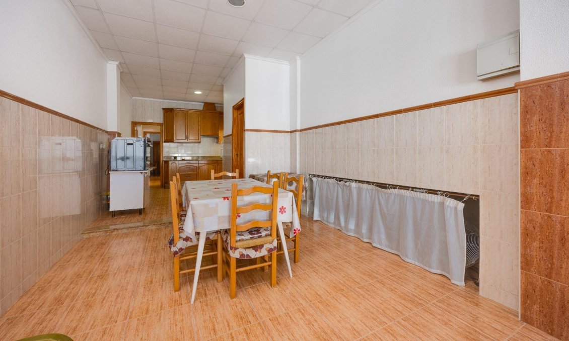 Használt Ingatlanok - Apartman -
Torrevieja - Paseo Maritimo