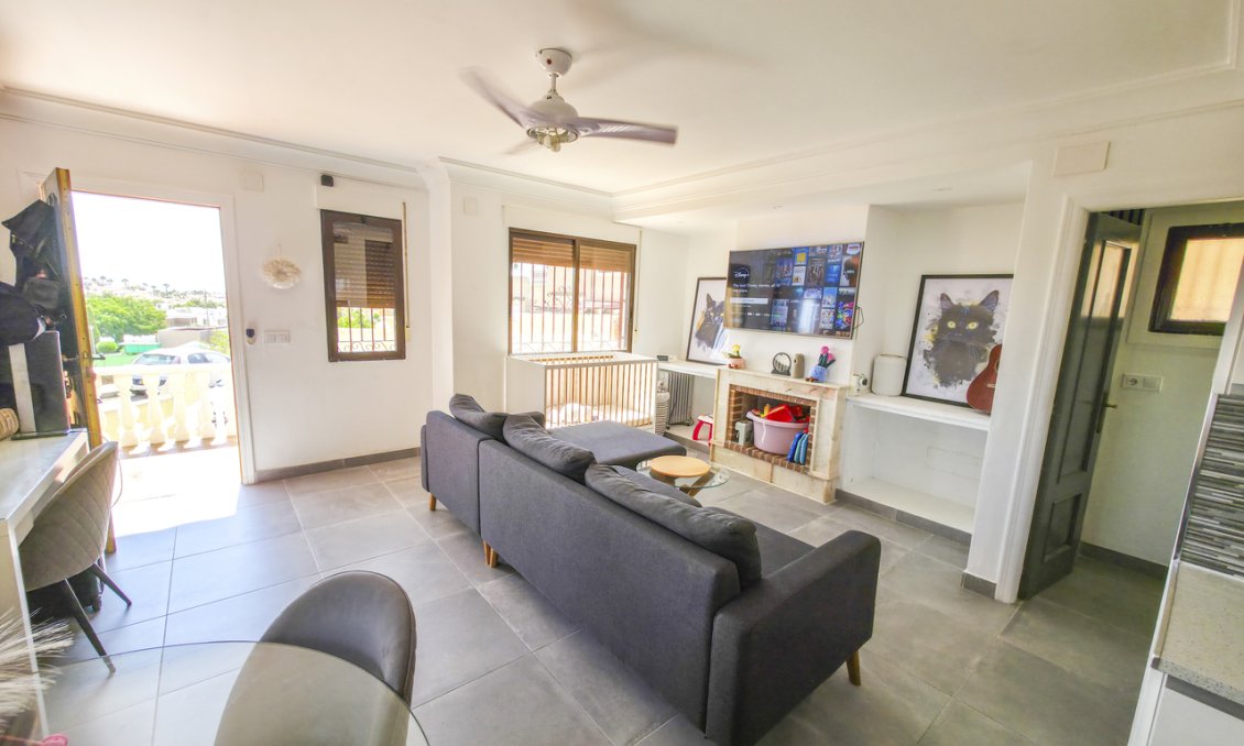 Használt Ingatlanok - Villa -
Villamartin - Costa Blanca