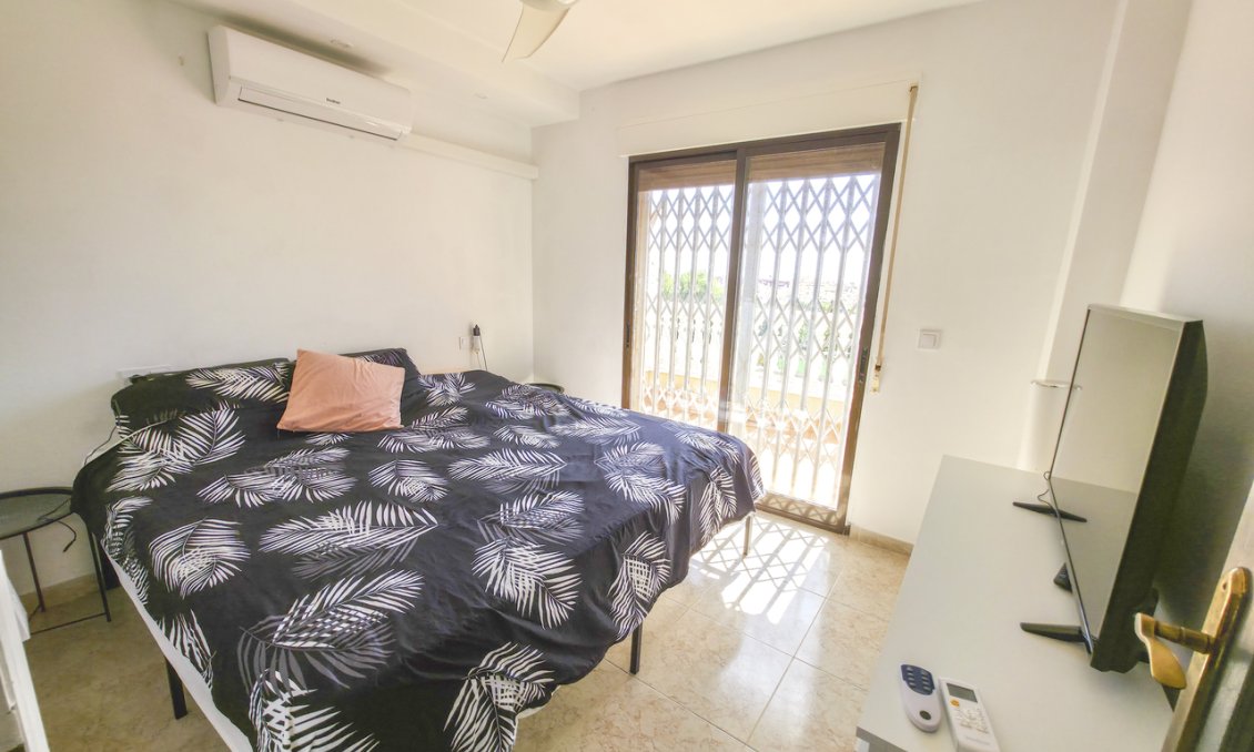 Használt Ingatlanok - Villa -
Villamartin - Costa Blanca