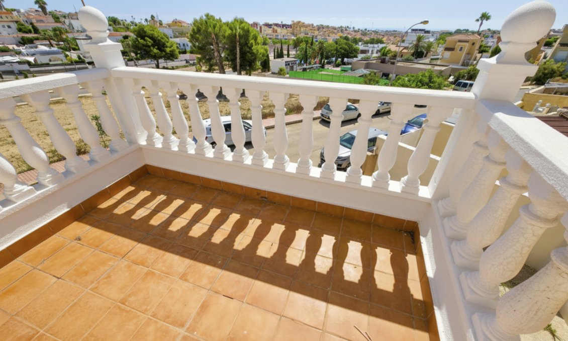 Használt Ingatlanok - Villa -
Villamartin - Costa Blanca