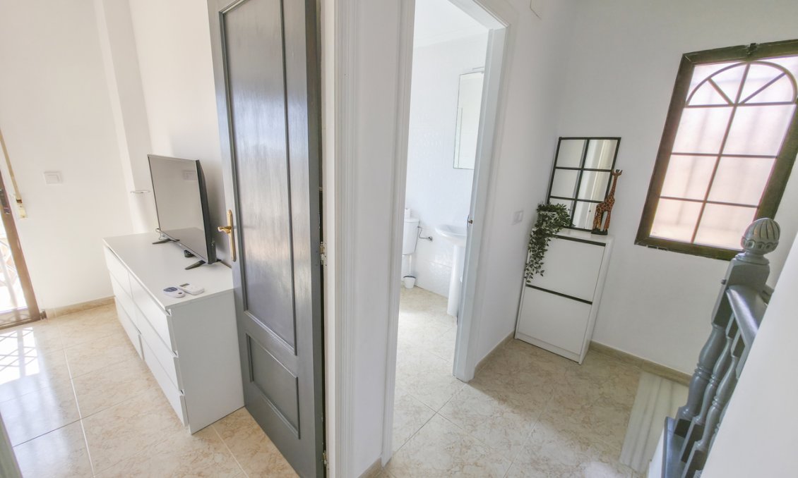 Használt Ingatlanok - Villa -
Villamartin - Costa Blanca
