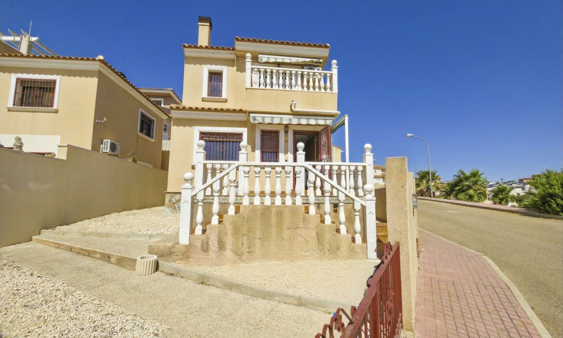 Használt Ingatlanok - Villa -
Villamartin - Costa Blanca