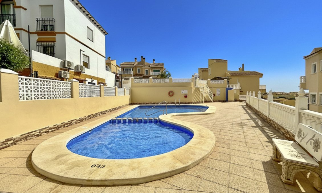 Használt Ingatlanok - Villa -
Villamartin - Costa Blanca