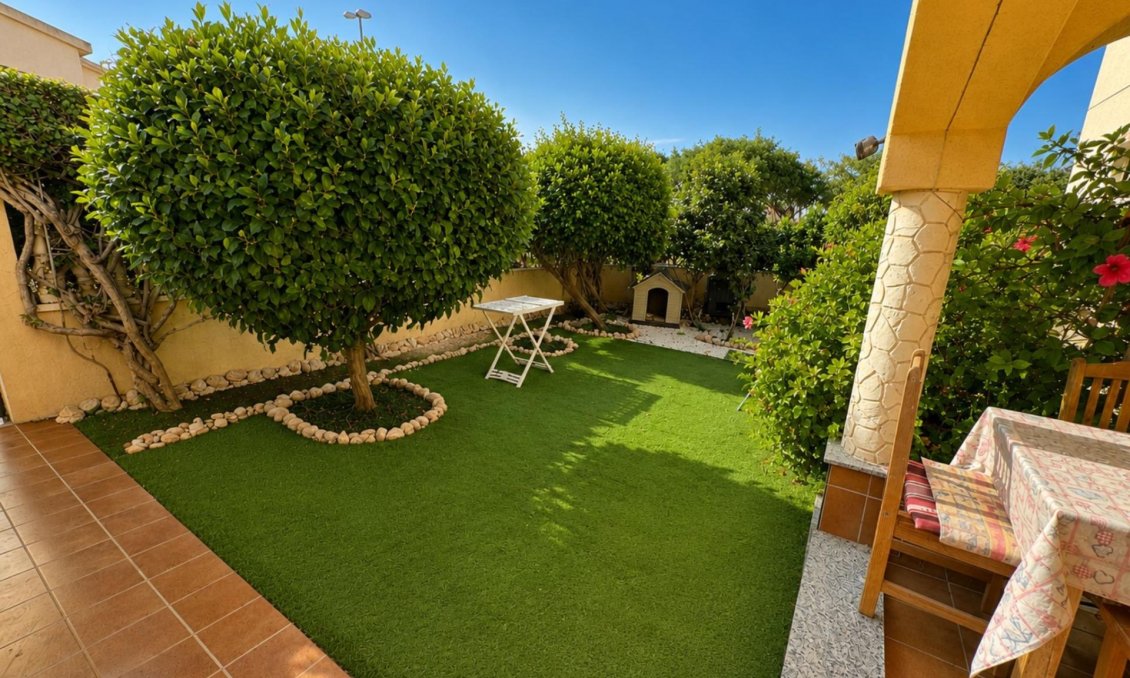 Resale - Bungalow -
Orihuela Costa - Lomas de Cabo Roig