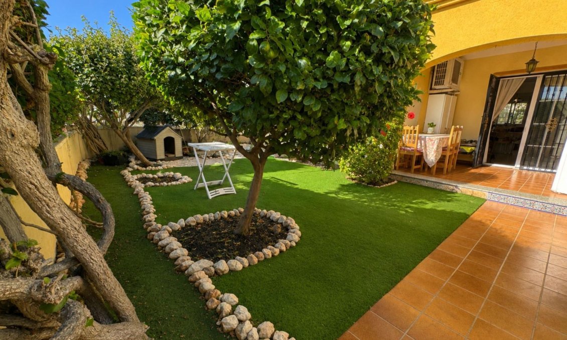 Resale - Bungalow -
Orihuela Costa - Lomas de Cabo Roig
