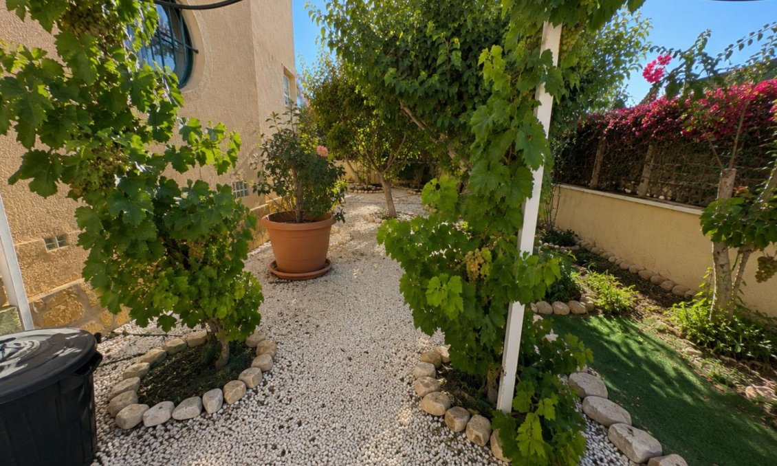 Resale - Bungalow -
Orihuela Costa - Lomas de Cabo Roig