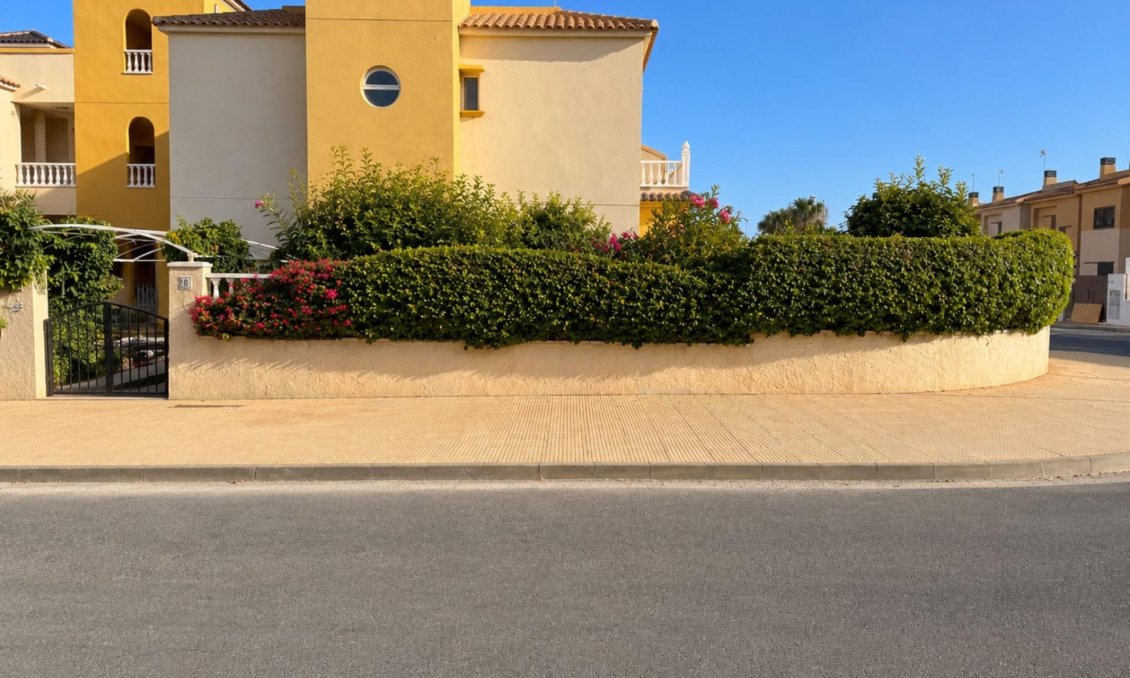 Resale - Bungalow -
Orihuela Costa - Lomas de Cabo Roig