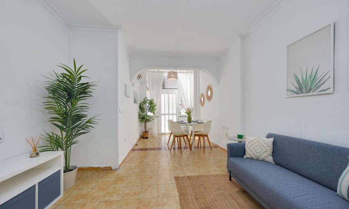 Resale - Apartment -
Torrevieja - Estacion De Autobuses