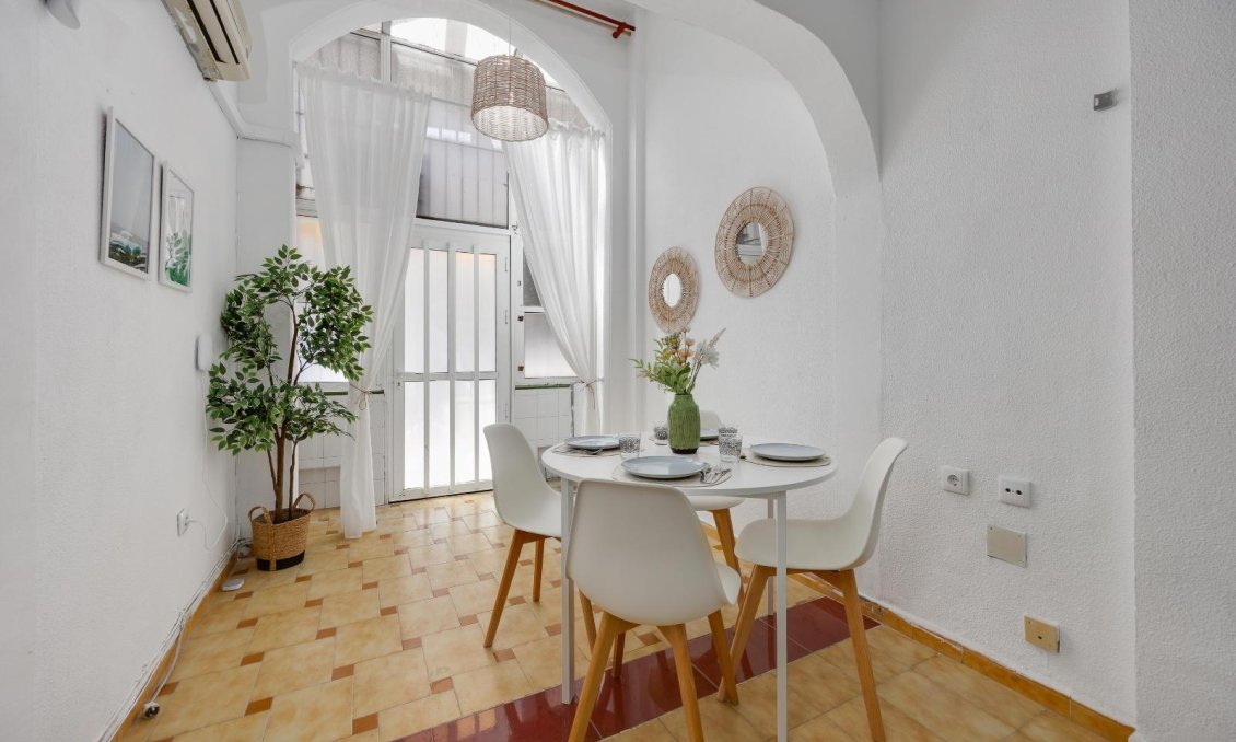 Resale - Apartment -
Torrevieja - Estacion De Autobuses