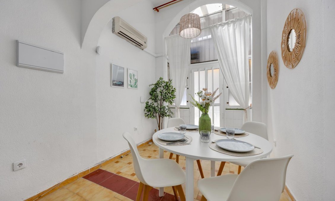 Resale - Apartment -
Torrevieja - Estacion De Autobuses