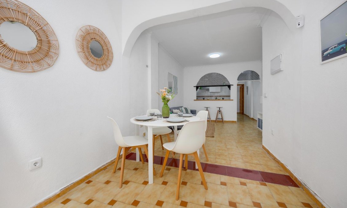 Resale - Apartment -
Torrevieja - Estacion De Autobuses