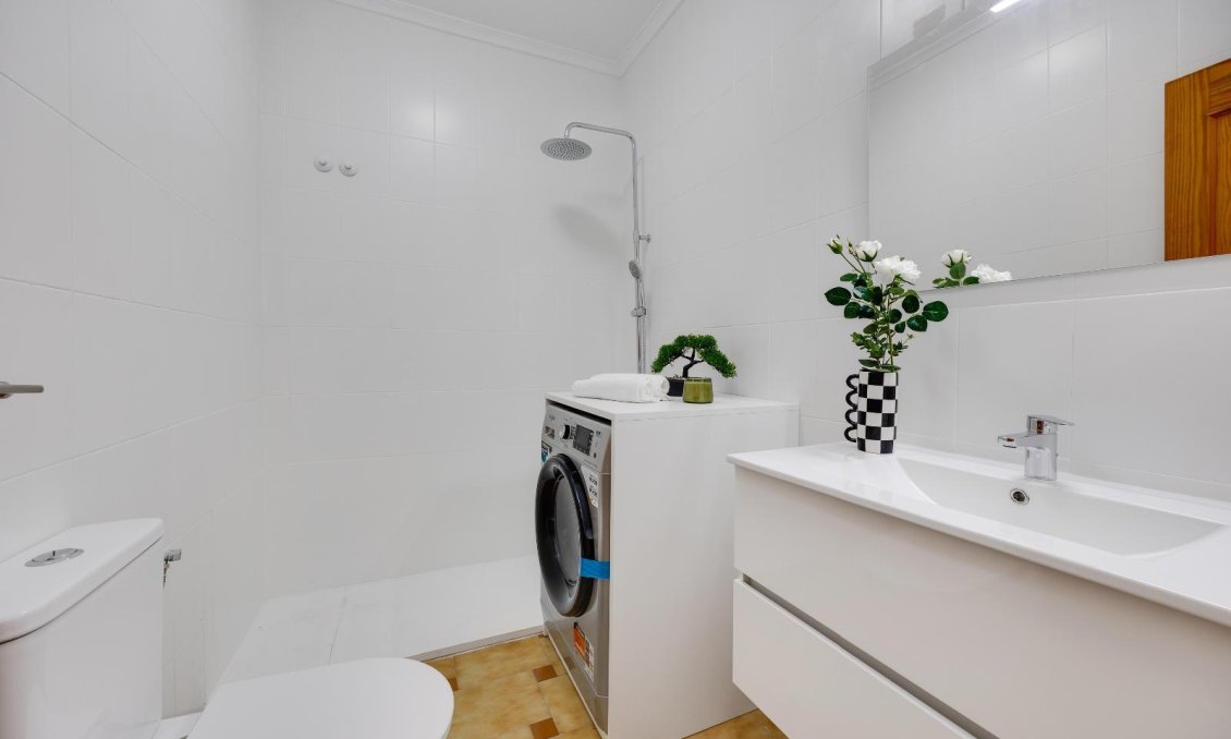 Resale - Apartment -
Torrevieja - Estacion De Autobuses