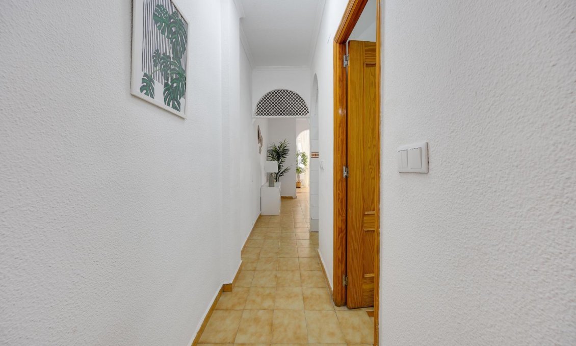 Resale - Apartment -
Torrevieja - Estacion De Autobuses