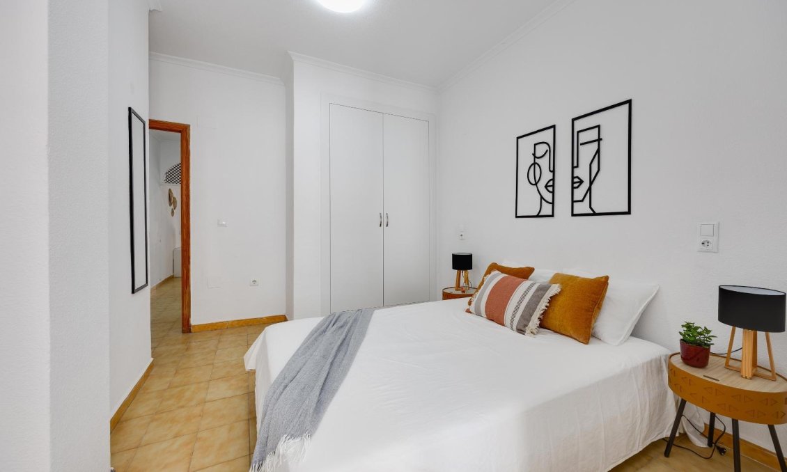 Resale - Apartment -
Torrevieja - Estacion De Autobuses