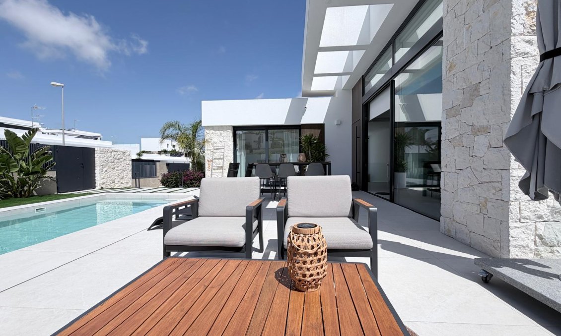 Resale - Villa -
Rojales - Inland