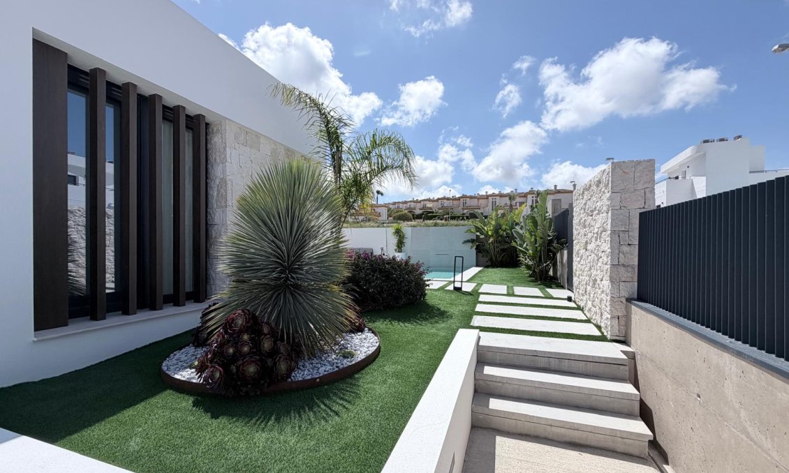 Resale - Villa -
Rojales - Inland