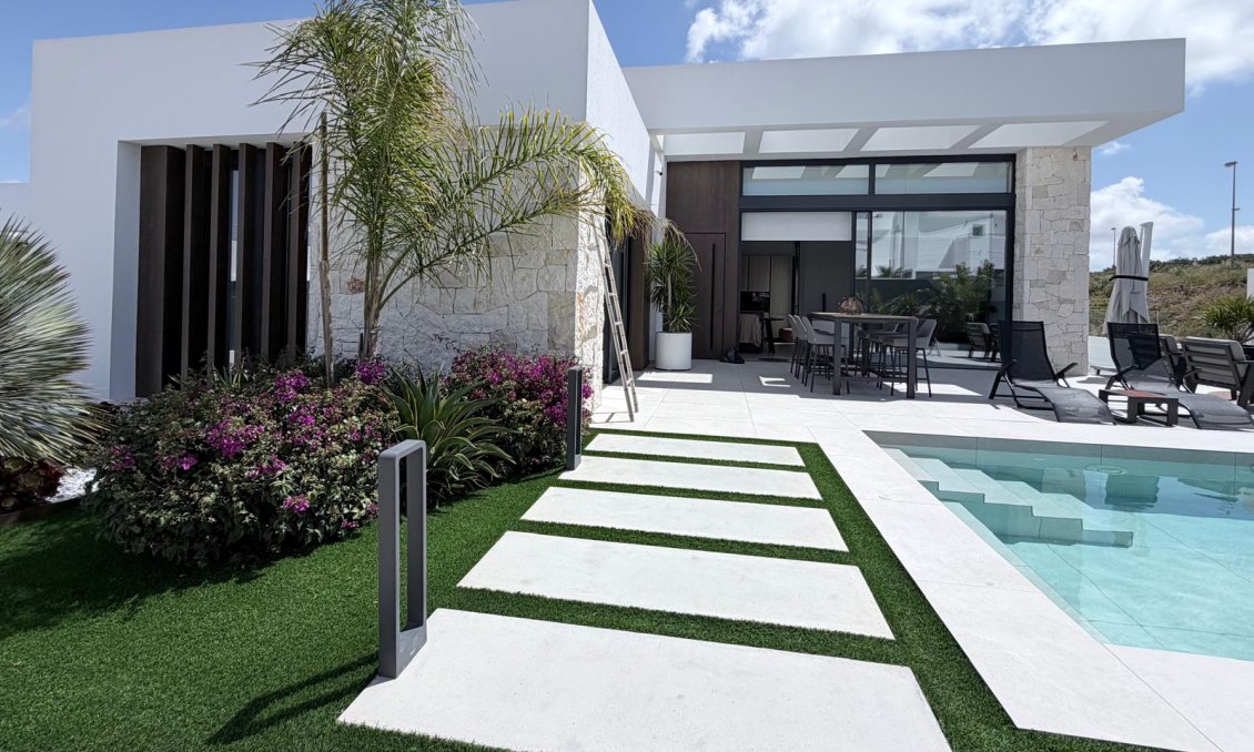 Resale - Villa -
Rojales - Inland