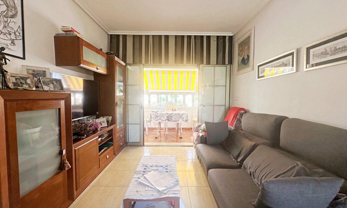 Resale - Bungalow -
Torrevieja - Aguas Nuevas