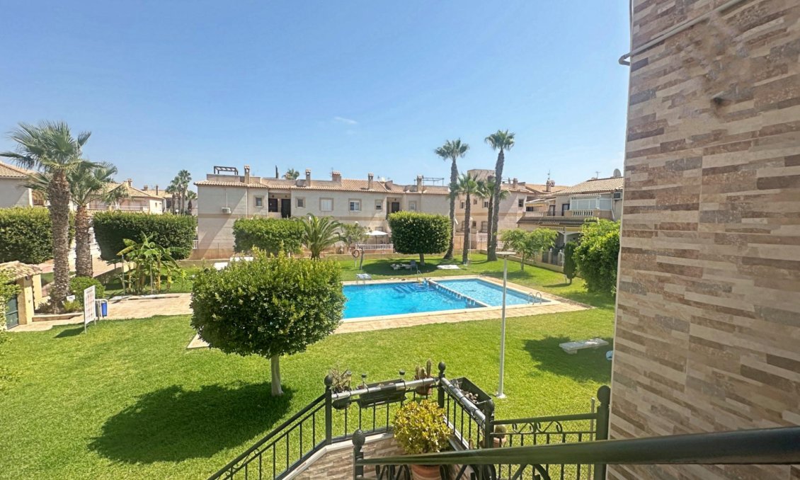 Resale - Bungalow -
Torrevieja - Aguas Nuevas