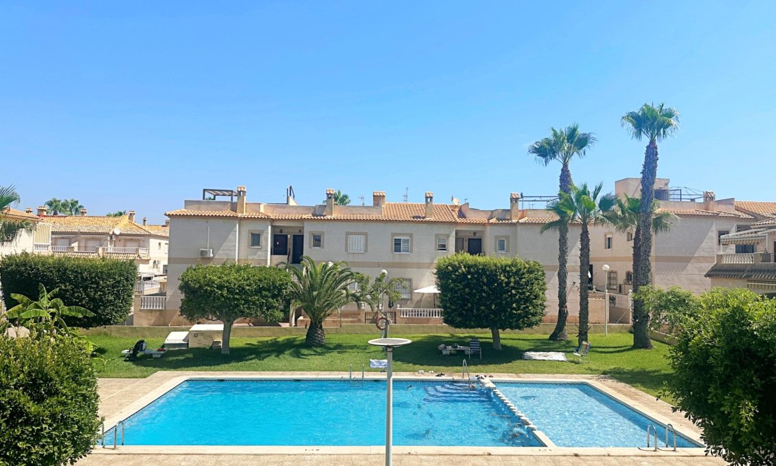 Resale - Bungalow -
Torrevieja - Aguas Nuevas