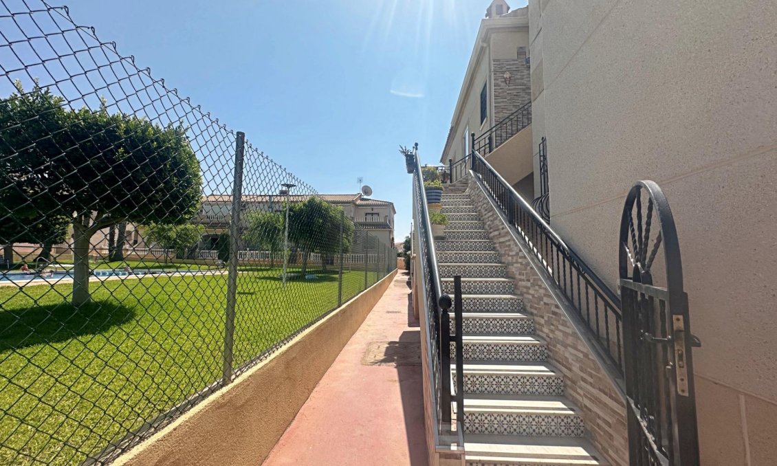 Resale - Bungalow -
Torrevieja - Aguas Nuevas