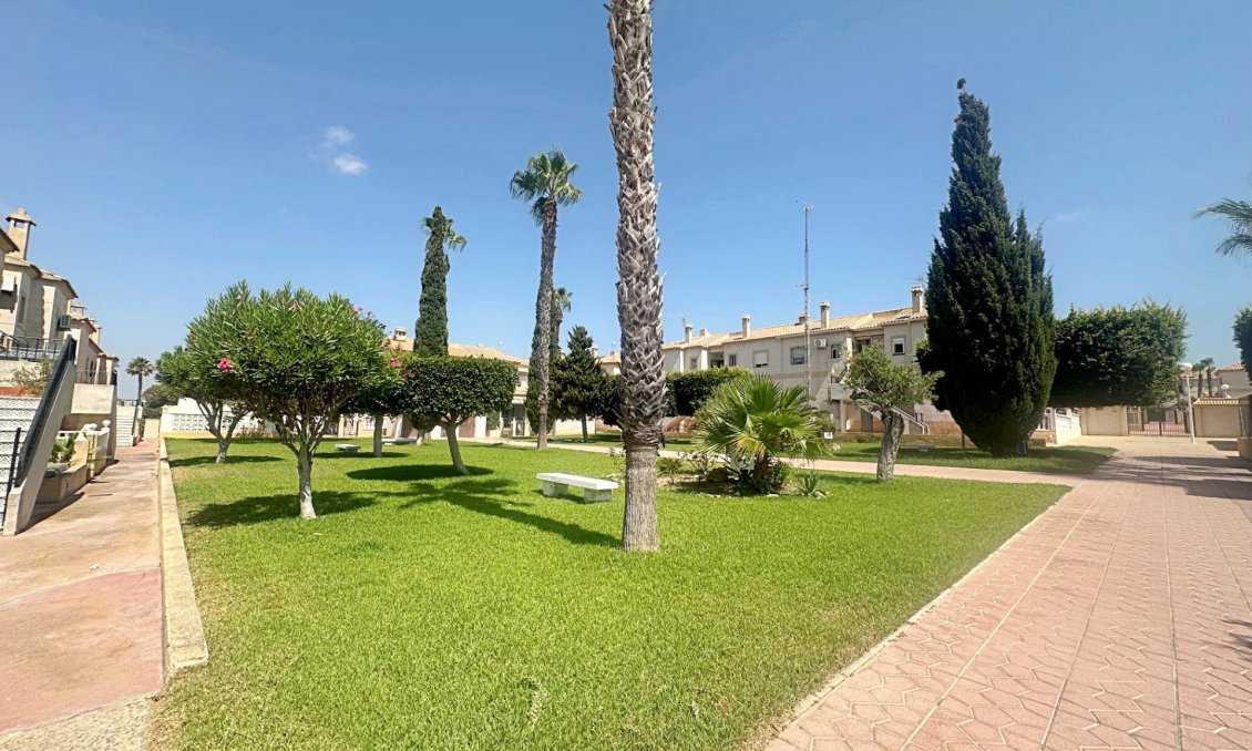 Resale - Bungalow -
Torrevieja - Aguas Nuevas