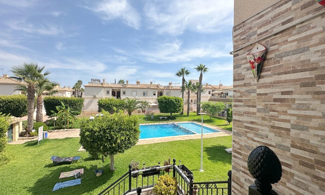 Resale - Bungalow -
Torrevieja - Aguas Nuevas