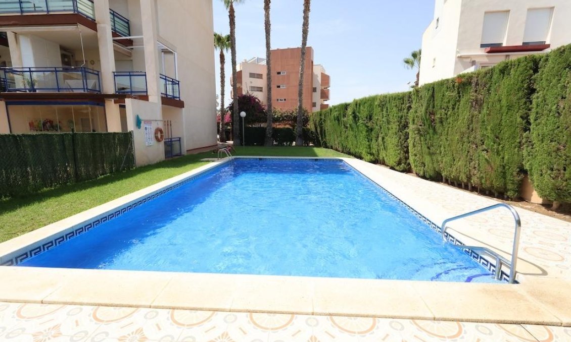 Segunda mano - Apartamento -
Orihuela Costa - Costa Blanca