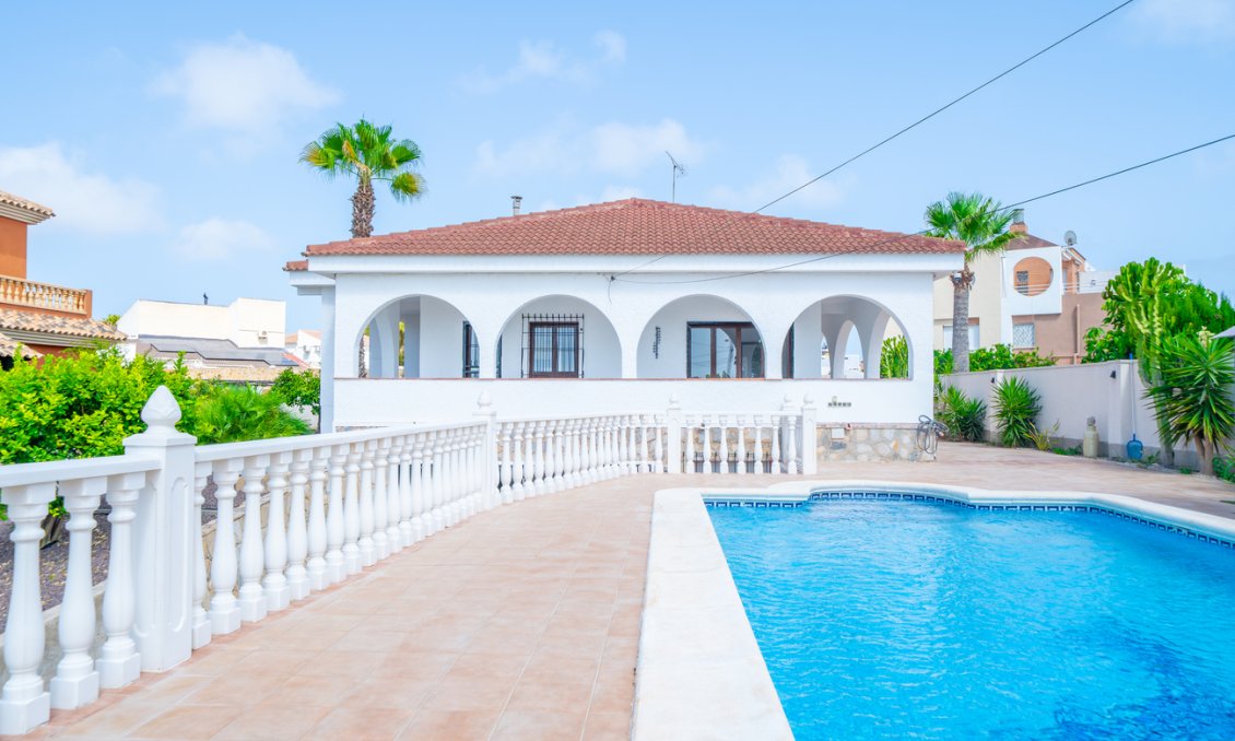 Használt Ingatlanok - Villa -
Los Balcones - Costa Blanca