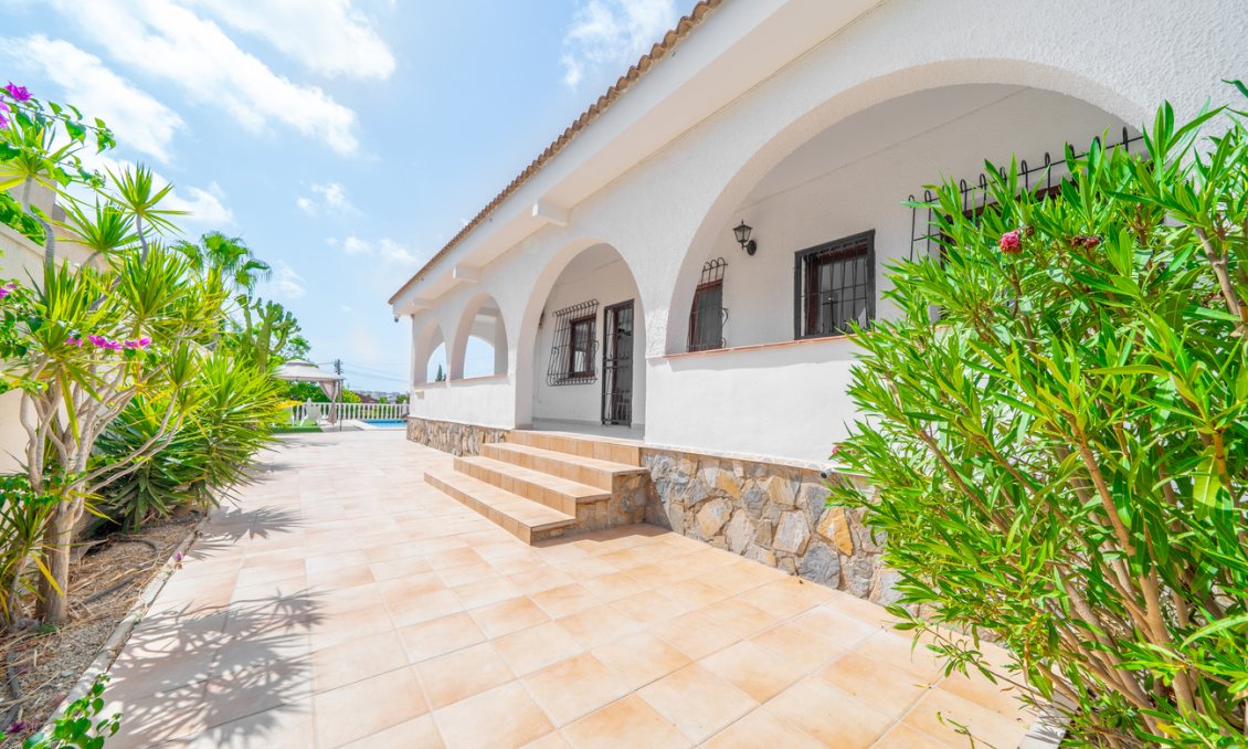 Használt Ingatlanok - Villa -
Los Balcones - Costa Blanca