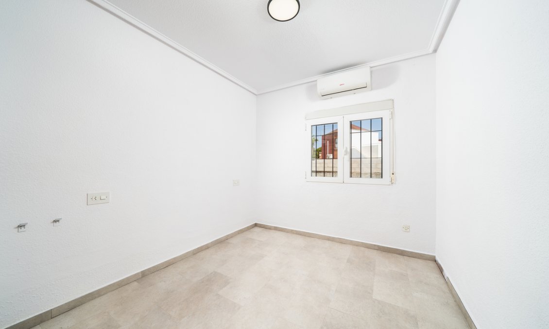 Használt Ingatlanok - Villa -
Los Balcones - Costa Blanca