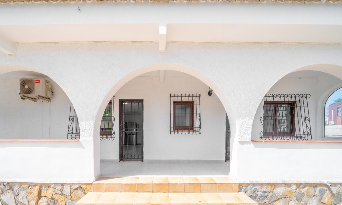 Használt Ingatlanok - Villa -
Los Balcones - Costa Blanca