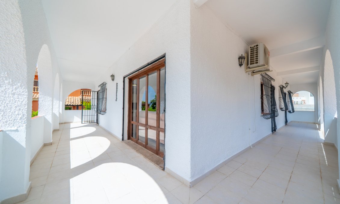 Használt Ingatlanok - Villa -
Los Balcones - Costa Blanca