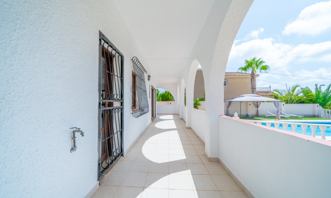 Használt Ingatlanok - Villa -
Los Balcones - Costa Blanca