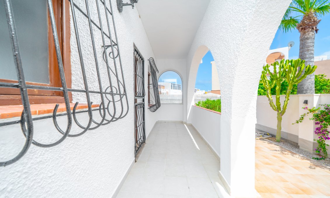 Használt Ingatlanok - Villa -
Los Balcones - Costa Blanca