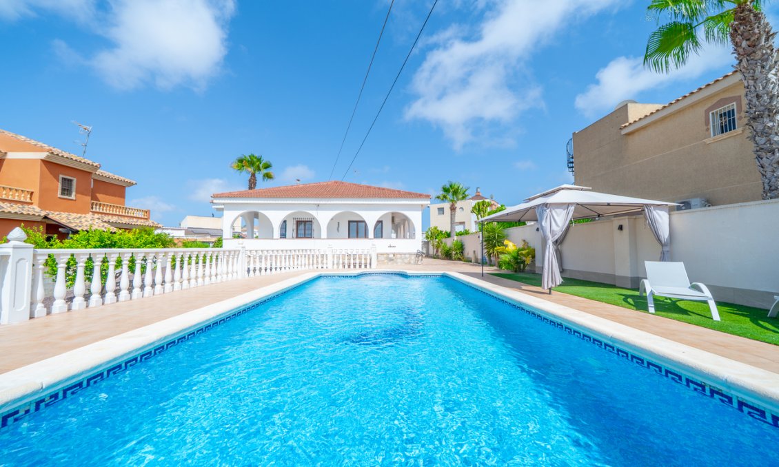 Használt Ingatlanok - Villa -
Los Balcones - Costa Blanca