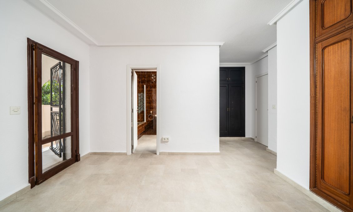 Használt Ingatlanok - Villa -
Los Balcones - Costa Blanca