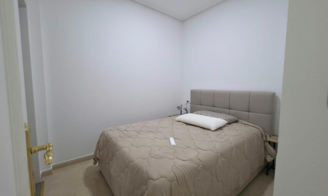 Használt Ingatlanok - Apartman -
Torrevieja - Nueva Torrevieja