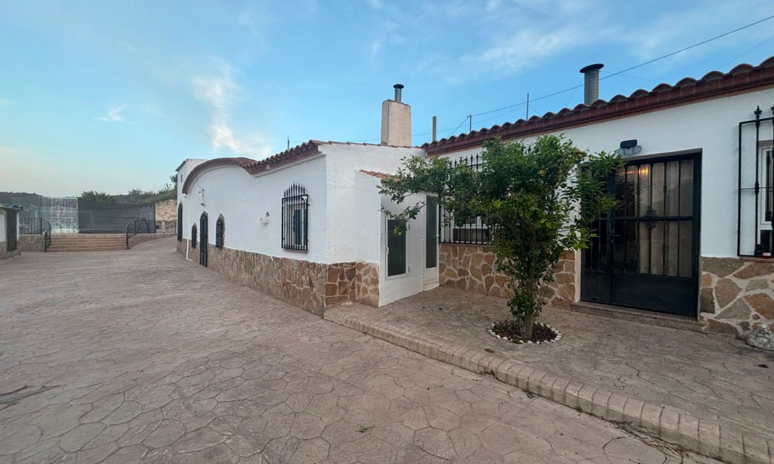 Használt Ingatlanok - Villa -
La Zarza - Inland