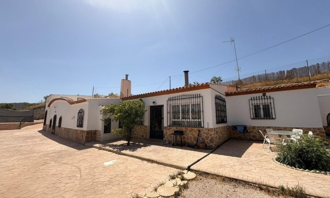Használt Ingatlanok - Villa -
La Zarza - Inland
