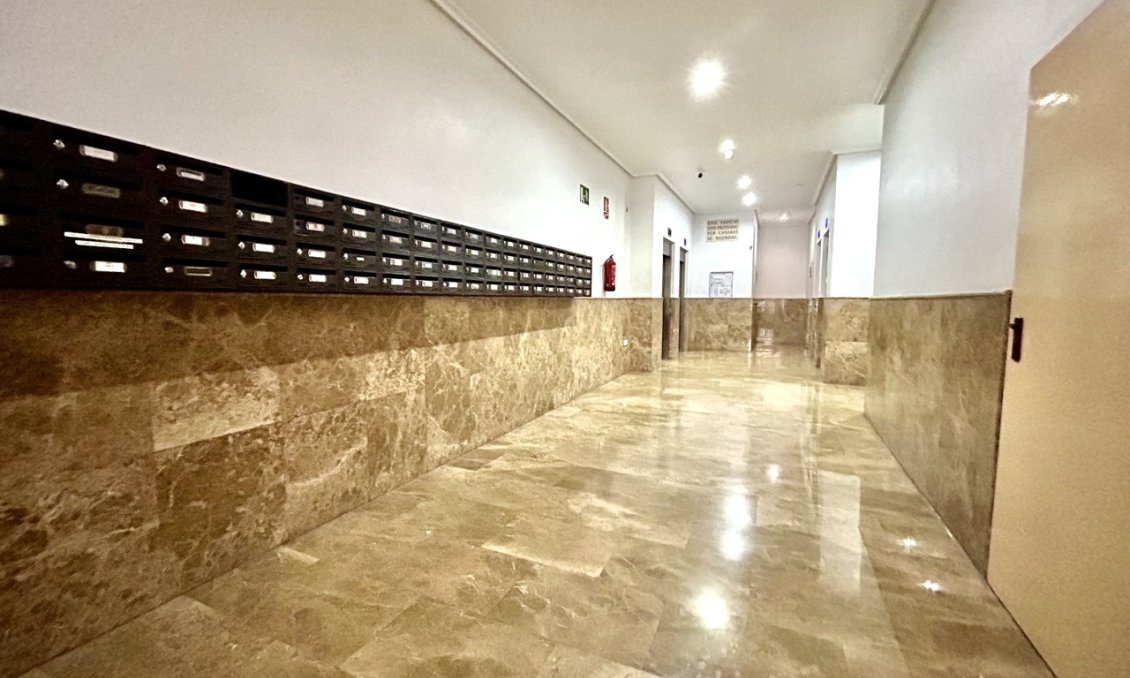 Resale - Apartment -
Torrevieja - Costa Blanca